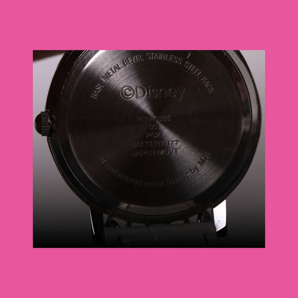 [GIVEN as a FREE GIFT w/PURCHASE 01/26/20] Watch - Picture 6 of 6